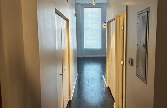 1501 Locust Street Gallery 1