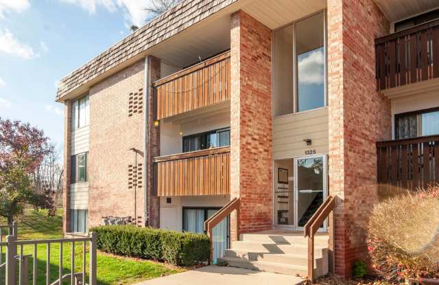 Spacious Condo in Summit View for Rent photos photos
