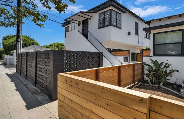 Stylish Santa Monica studio with w/d in unit, and private rear yard. photos photos