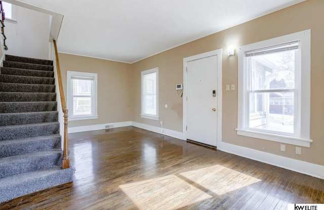 Charming  Home For Rent Gallery 4