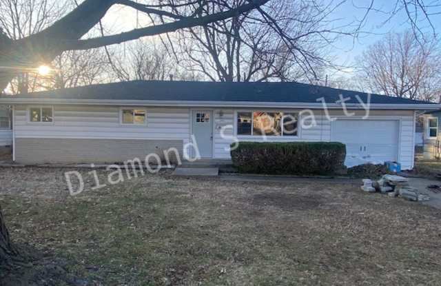 Cute 3-Bedroom Home Located Near Bass Pro! photos photos