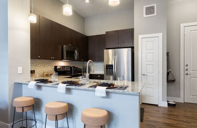 AMLI Frisco Crossing Gallery 3