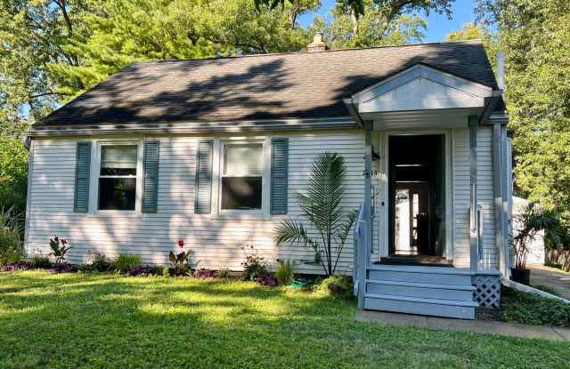 Charming Ann Arbor Bungalow with Modern Upgrades  Custom Heated Garage! photos photos