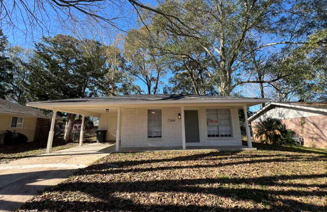 3 bedroom, 1.5 bathroom home in Baton Rouge, LA. - 7344 Meadowview Avenue, Village St. George, LA 70810