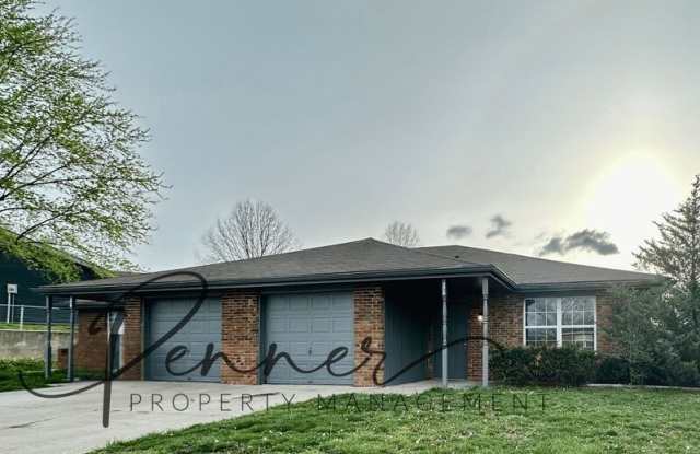 401 N AUSTIN ST - 401 Northeast Austin Street, Oak Grove, MO 64075