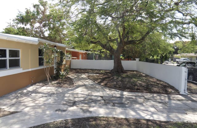 706 Ne 4th Ave - 706 Northeast 4th Avenue, Pompano Beach, FL 33060