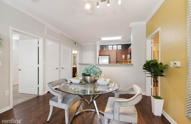 4386 S Monaco St 1070 Gallery 4