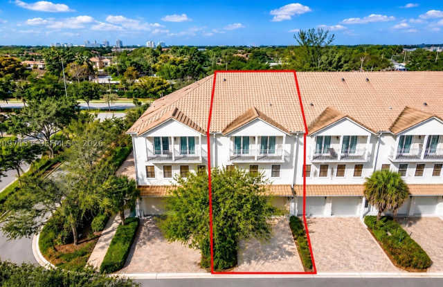 6841 Lakeside Cir N Gallery 1
