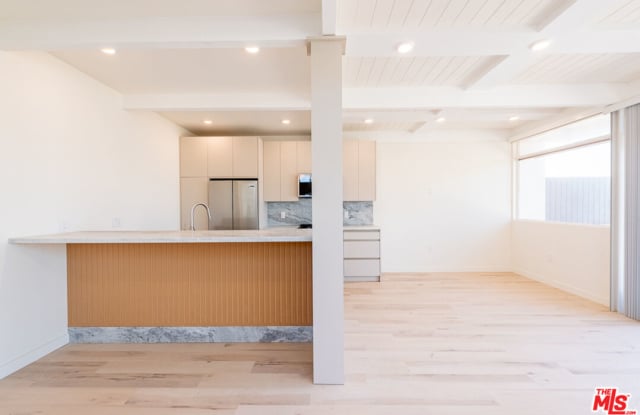 7273 Birdview Avenue Gallery 1