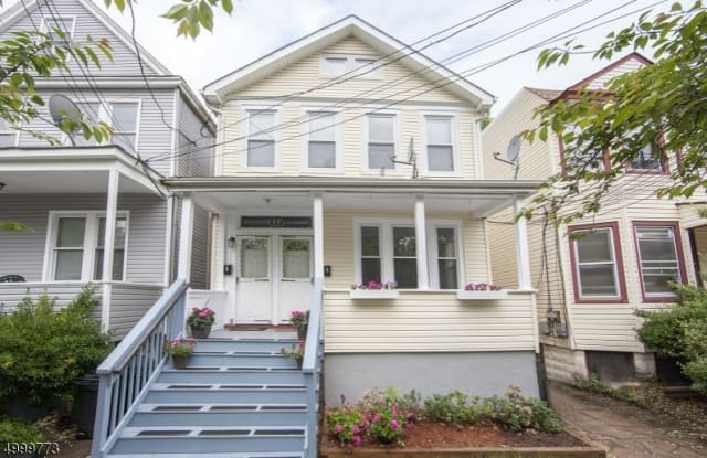 10 WILLOWDALE AVE - 10 Willowdale Avenue, Essex County, NJ 07042