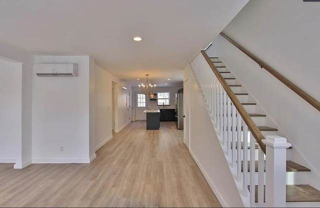 Style, comfort, & convenience---perfectly packaged! Gallery 3