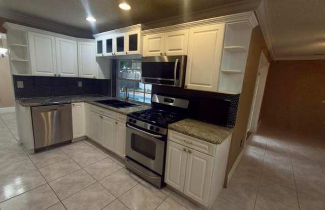 8391 NW 21ST Court, Sunrise, FL 33322 Gallery 3