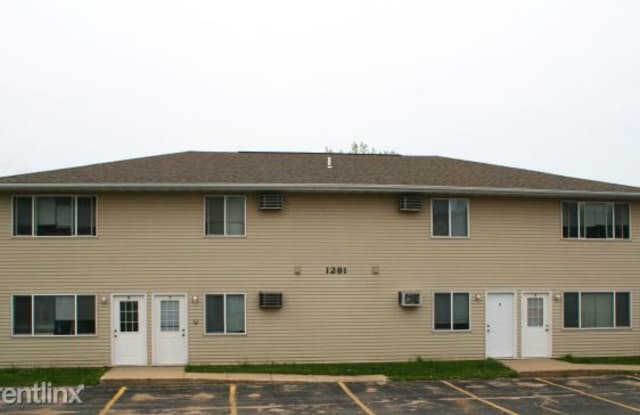 Grand View Apartments - 1241 Grand Avenue, Marion, IA 52302