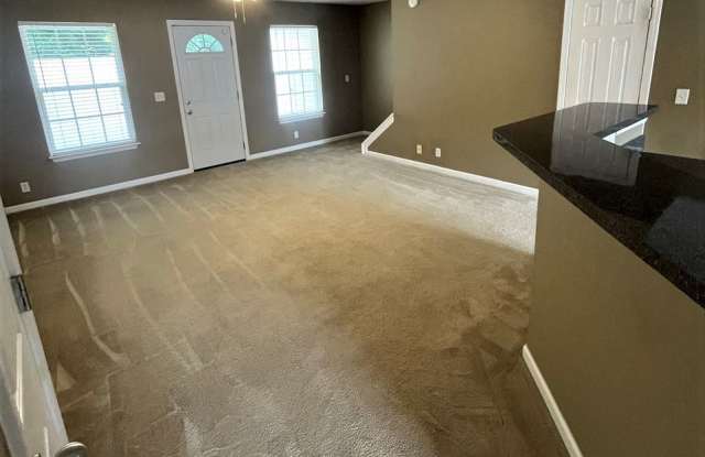3 Bedroom Townhome in Barfield Commons Gallery 4