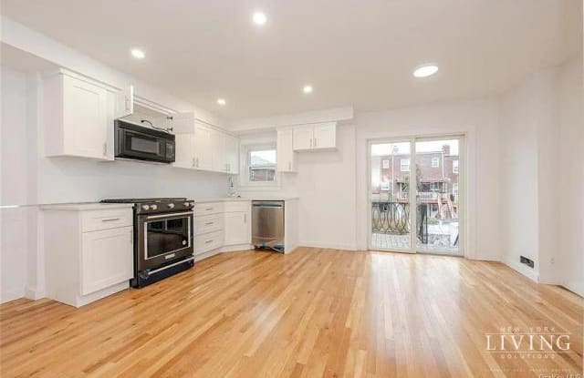 245 Huntington Avenue - 245 Huntington Avenue, Bronx, NY 10465