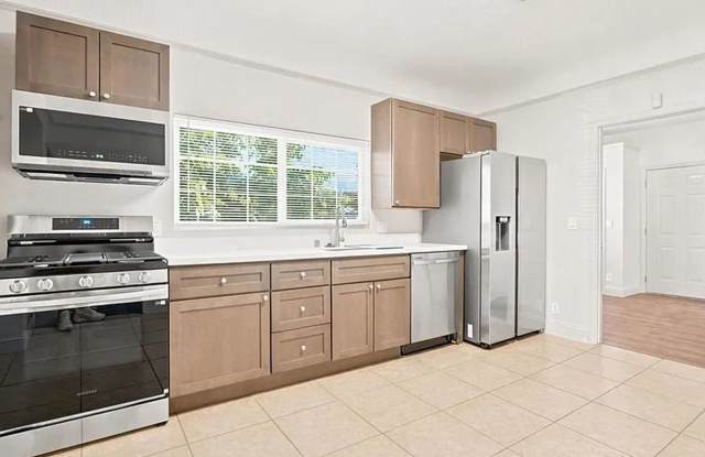 AVAILABLE NOW — REMODELED 3-BEDROOM HOME NEAR UCDMC WITH EV CHARGER Gallery 1