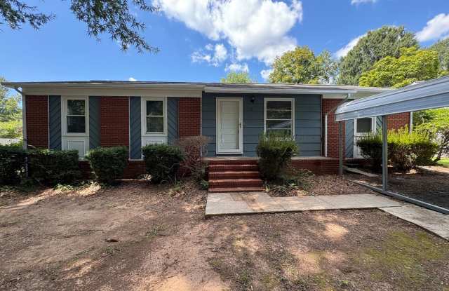 3 Bedroom, 1.5 Bathroom in Mayodan! photos photos