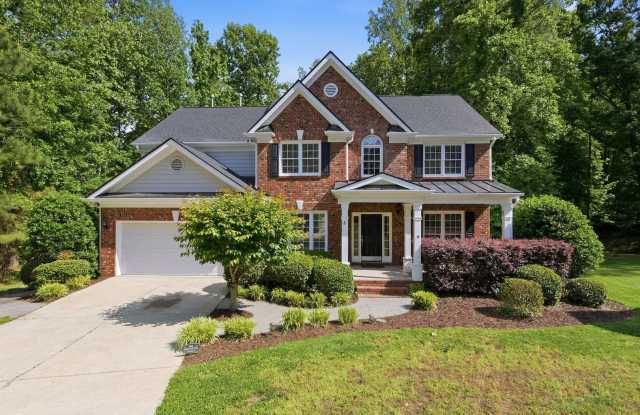 Gorgeous and Spacious 5 Bedroom Home, Cul-de-sac lot, Vaulted Ceilings, Large Backyard, Stunning Hardwoods! photos photos