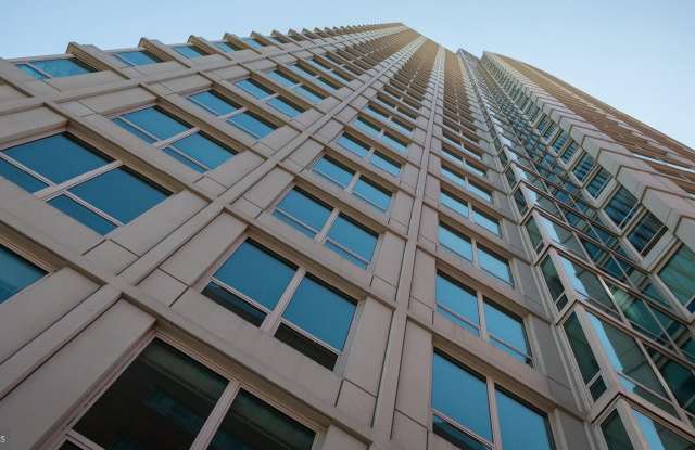 207 W WASHINGTON Square Gallery 2