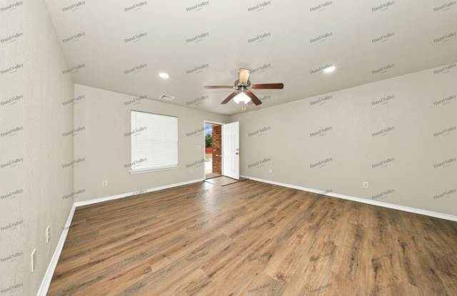 6136 Cielo Terrace Gallery 4