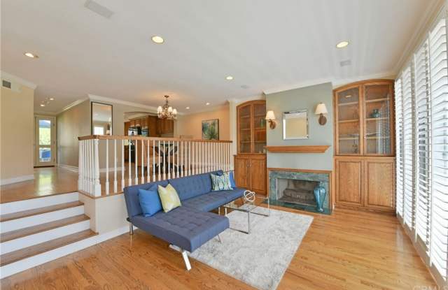 302 Columbia Street - 302 Columbia Street, Newport Beach, CA 92663