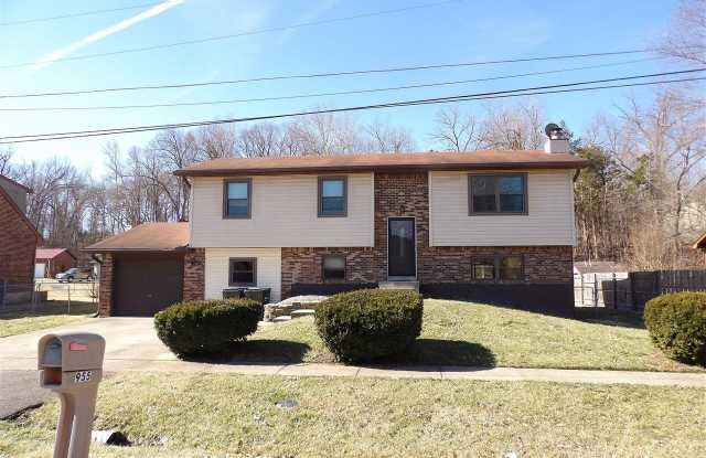 955 Timberwood Drive - 955 Timberwood Drive, Radcliff, KY 40160