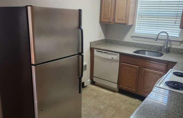 1BR w/ Pool in Waltham | Remodeled and Ready to Rent! Gallery 3