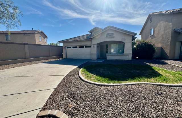 4 Bedroom 2 Bathroom NEW CARPET + Fresh Paint Throughout COLDWATER SPRINGS Gallery 3