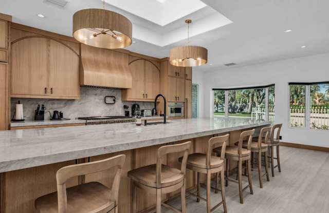 Furnished 6BR Pool and Tennis Court Home in Palm Springs Gallery 4