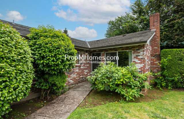 Cozy Two Bedroom Duplex in Oregon City - Deposit Special! photos photos