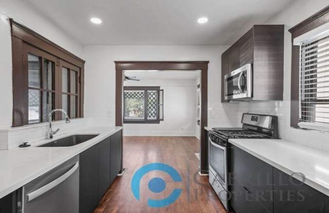 2205-9 Broadway Gallery 3