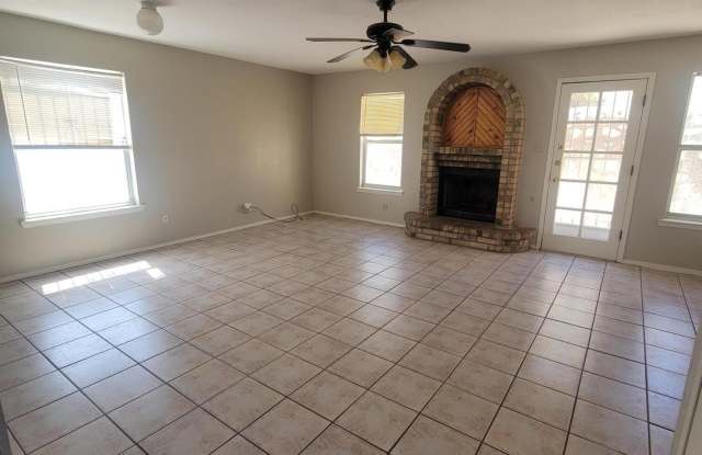 3200 MOUNTAIN RIDGE Drive Gallery 4