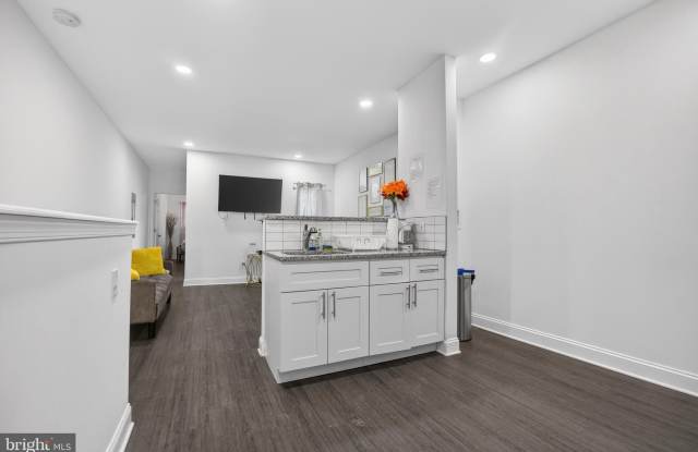 3138 W ALLEGHENY Avenue Gallery 1