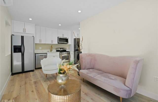 21703 Costanso photos photos