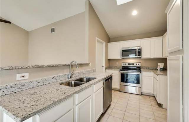 949 Sugarberry Dr Gallery 3