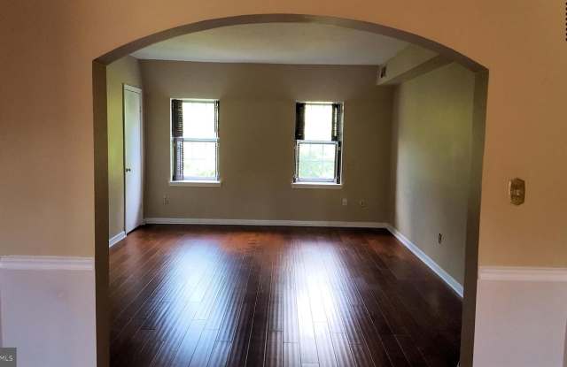 1725 QUEENS LN #1-112 Gallery 4