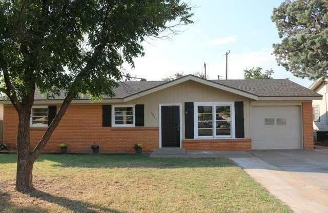 1621 68th Street - 1621 68th Street, Lubbock, TX 79412 1621 68th Street - 1621 68th Street, Lubbock, TX 79412