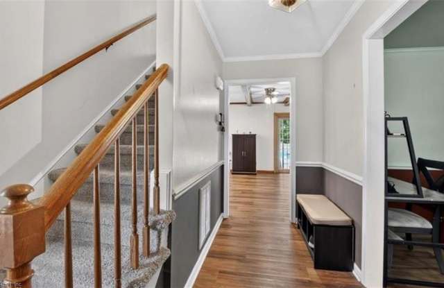 9 Willis Court Gallery 2