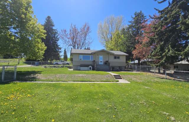Losleben- House with large yard fully furnished Available Nov 1st - May 31st - 39804 Montana Highway 35, Lake County, MT 59860