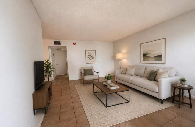 645 SW 20TH Court Gallery 1