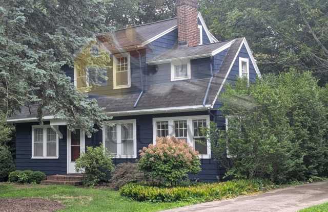 11 Golf Avenue Gallery 1