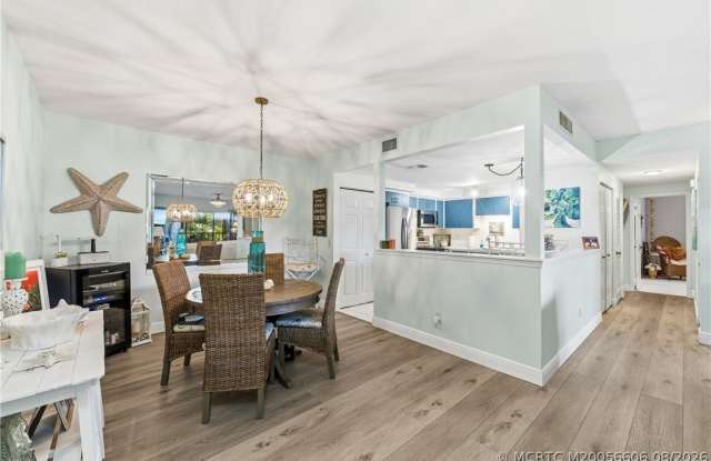250 SE Four Winds Drive Gallery 2