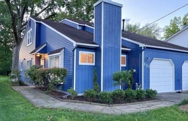 221 Myrtle Ave photos photos