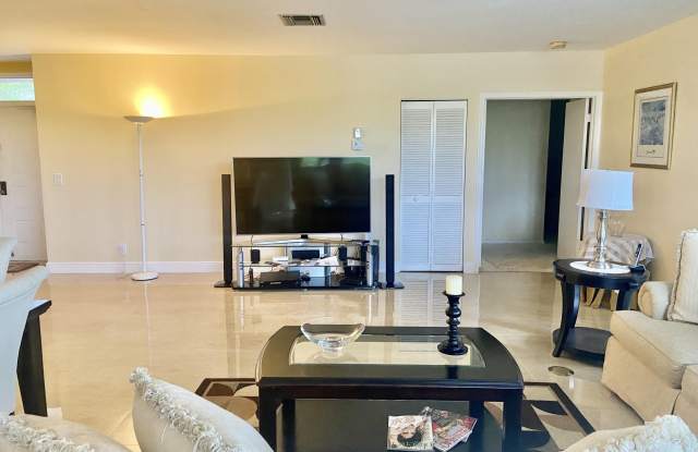 19311 SABAL LAKE Drive Gallery 3