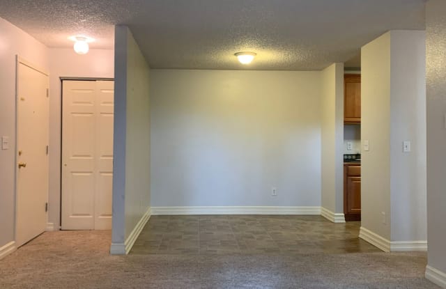 1505 N Visscher St Unit P-202 Gallery 2