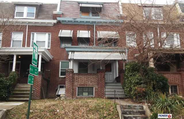 7 Bed/ 4 Bath Townhouse walking distance to John Hopkins University in Charles Village - 3204 Guilford Avenue, Baltimore, MD 21218