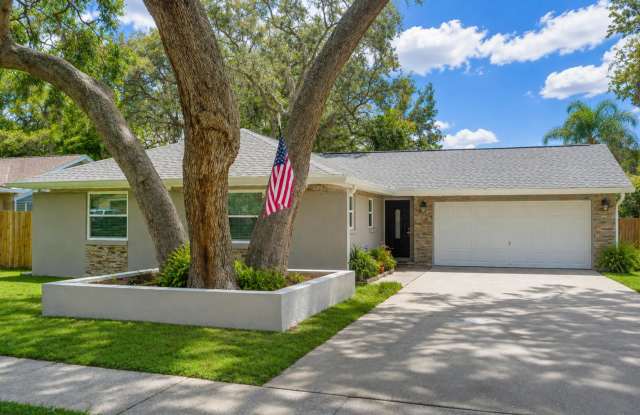 3 Bedrooms / 2 Bath Brandon Home Gallery 1