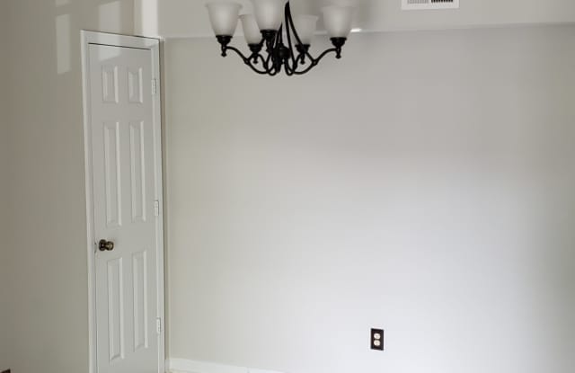 803 Moultrie Ct Gallery 2
