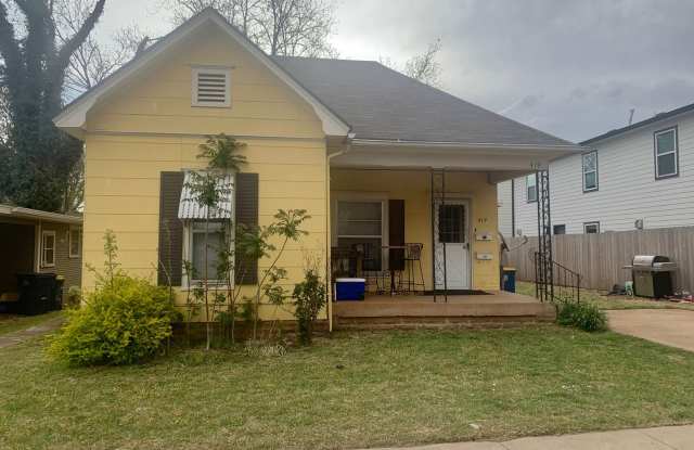 419 S. Duncan Gallery 1