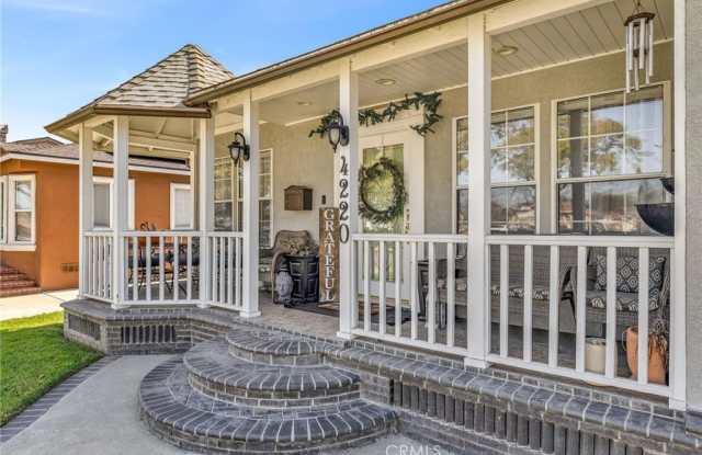 4220 Los Coyotes Diagonal photos photos